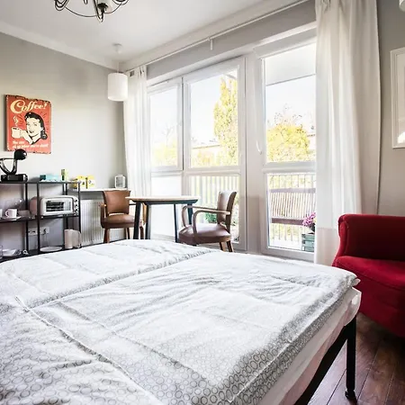 Saskasummer Apartment Warsaw